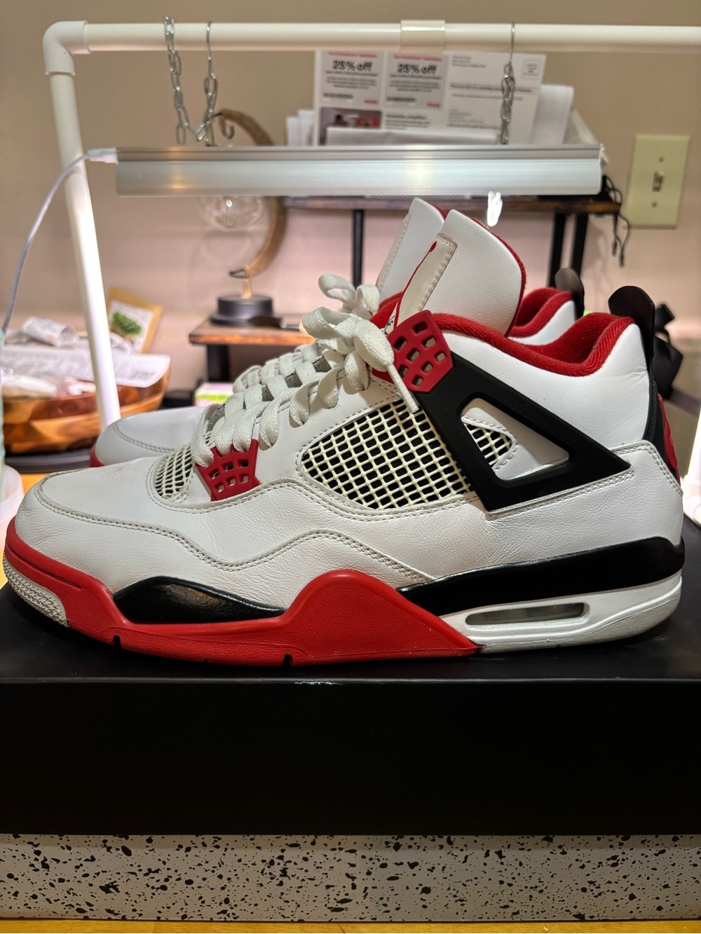 Jordan Air Jordan 4 “Fire Red” Sneakers men’s 100% authentic.
